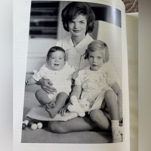 Sotheby’s The Estate of Jacqueline Kennedy Onassis. ❣️ - Picture 2 of 13